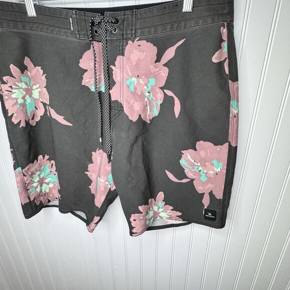 RIP CURL Sz 36 Mens Mirage Connor Flyer 19" Board Shorts Swim Trunks Floral - Picture 2 of 11